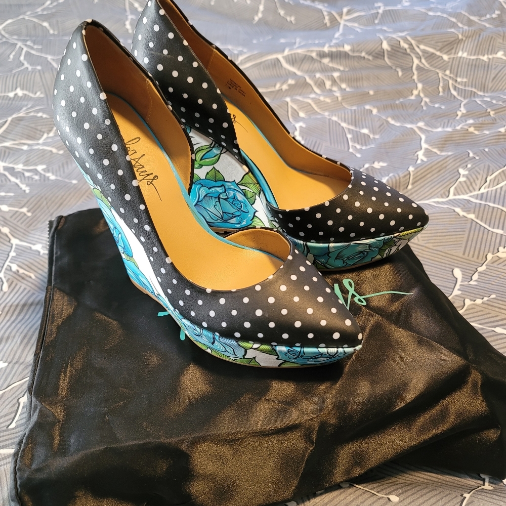 Taylor Says "Bonafide" D'orsay wedges sz 7.5
